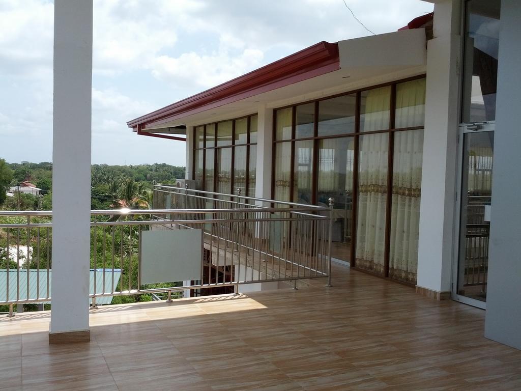 Happy Leoni Hotel Anurâdhapura Extérieur photo