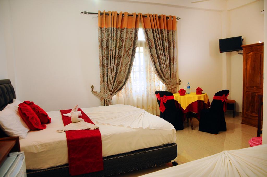 Happy Leoni Hotel Anurâdhapura Extérieur photo