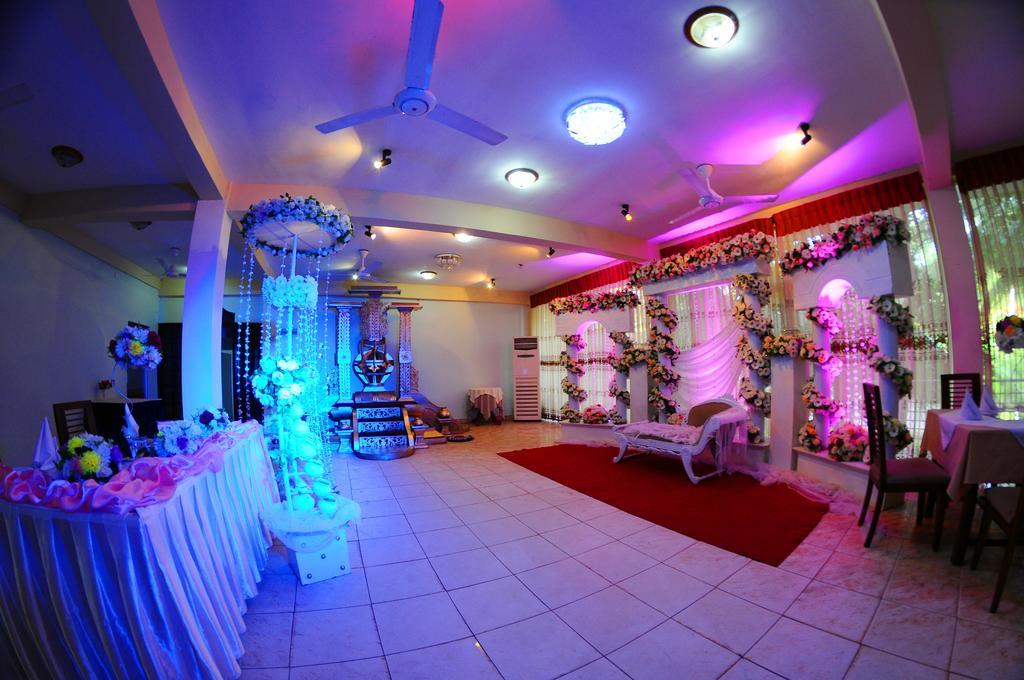 Happy Leoni Hotel Anurâdhapura Extérieur photo