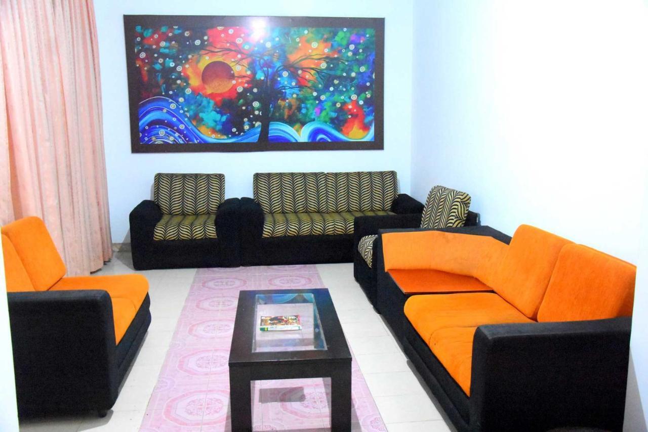 Happy Leoni Hotel Anurâdhapura Extérieur photo