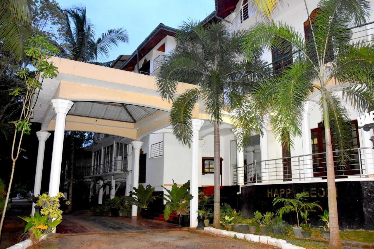 Happy Leoni Hotel Anurâdhapura Extérieur photo