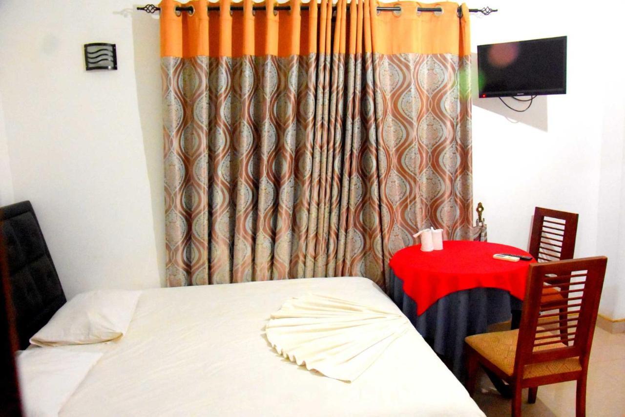 Happy Leoni Hotel Anurâdhapura Extérieur photo